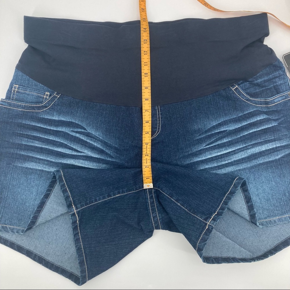 Onyx Maternity Plus Size Distressed Denim Jean Shorts 3X NWT - Picture 7 of 9